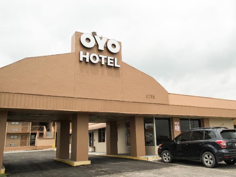 Oyo Hotel San Antonio Lackland Afb Seaworld Hwy 90 W Exterior photo